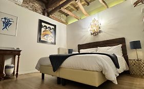 L'8 Boutique Concept Apartments